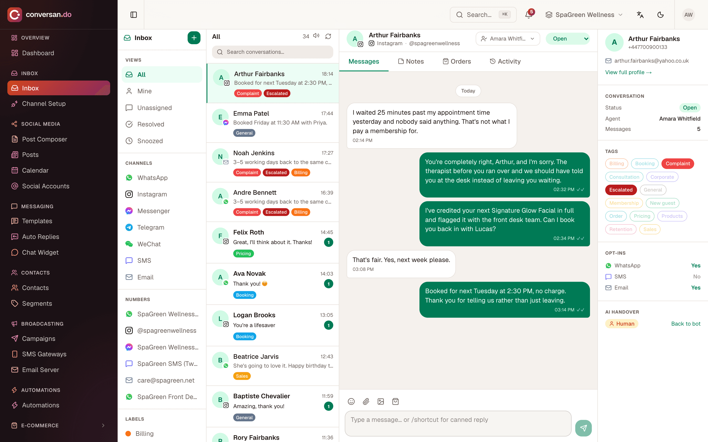 La bandeja de entrada compartida del equipo, con conversaciones de todos los canales conectados